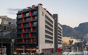 Radisson Red Cape Town 4*